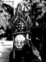 Igbo: danza "mmwo"